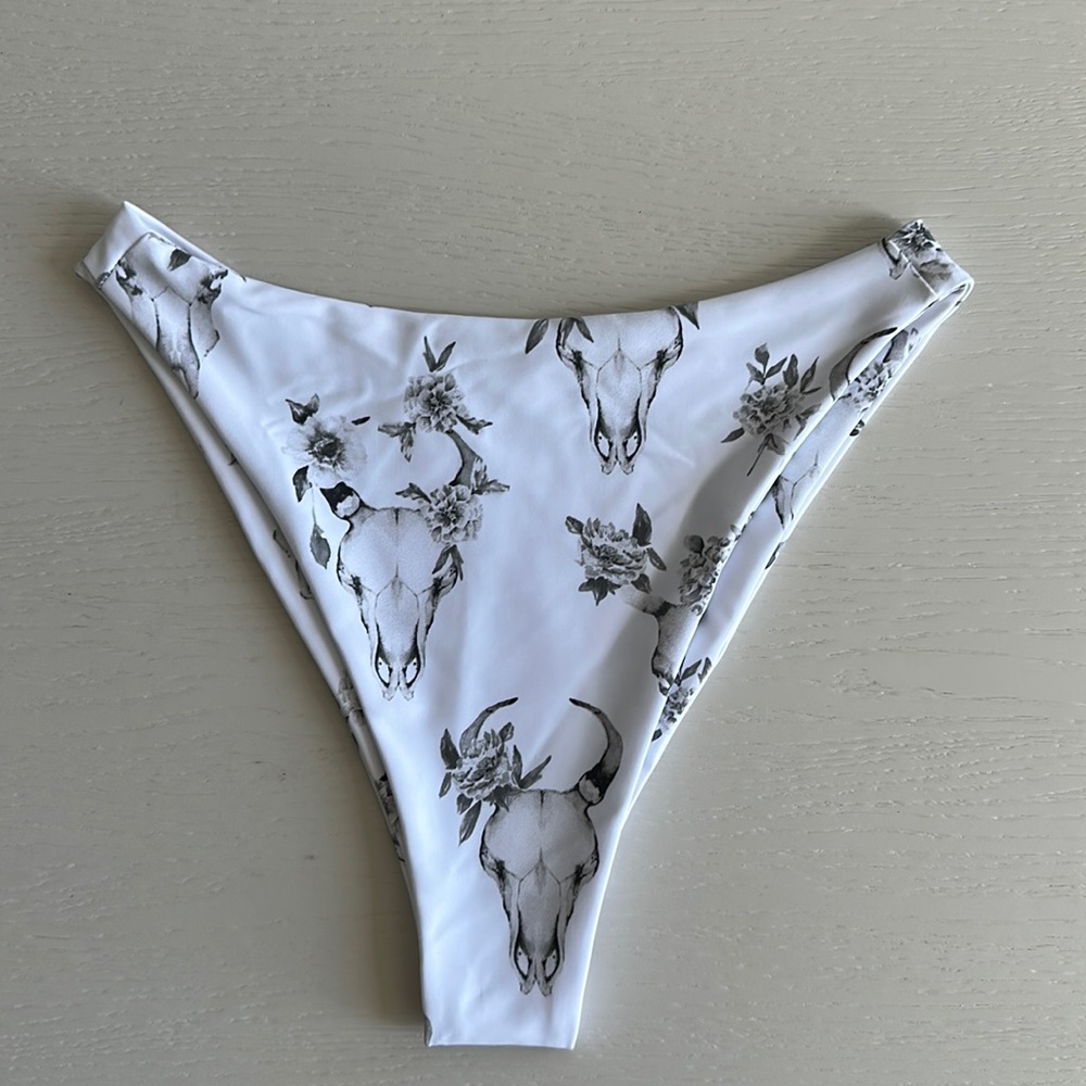 Skatie Kelly bikini bottom small